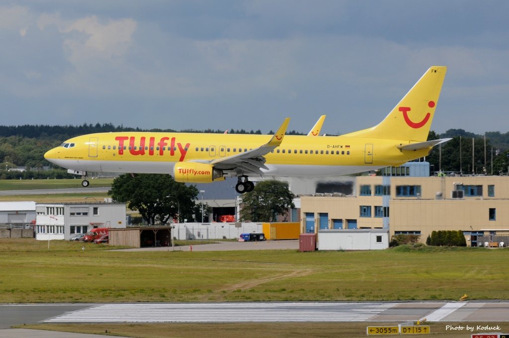 TUIfly B737-8K5(WL)(D-AHFW)@HAM_1_20140825.jpg