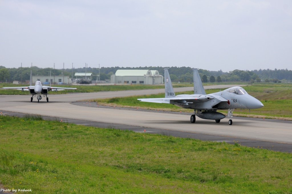 JASDF (32-8824)@Hyakuri_3_20150512.jpg