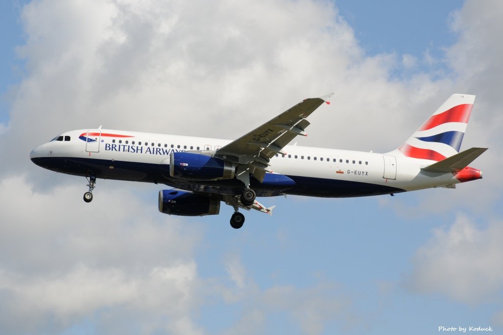 British Airways A320-232(G-EUYX)@LHR_1_20140820.jpg