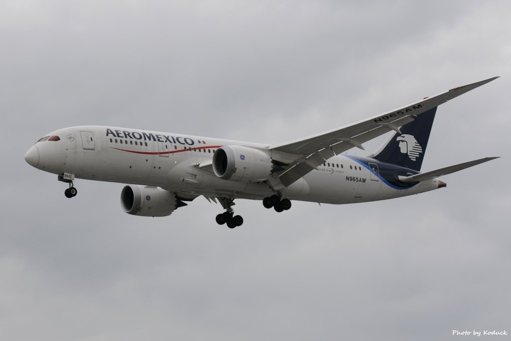 Aeromexico B787-8 Dreamliner(N965AM)@LHR_1(1)_20140820.jpg