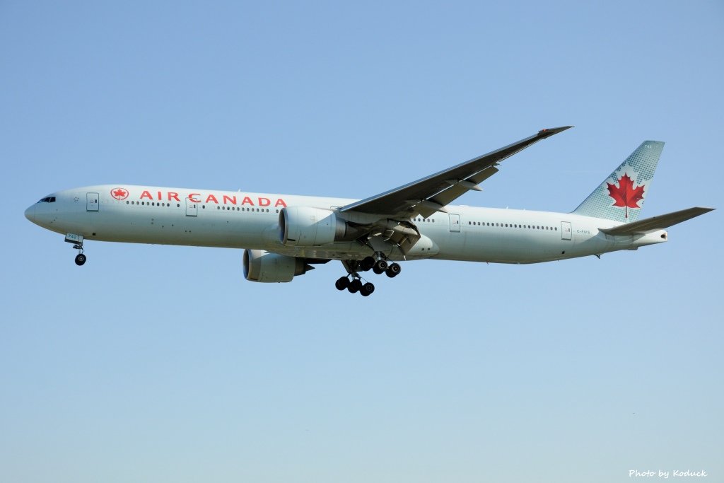 Air Canada B777-333ER(C-FIVS)@LHR_1(1)_20140820.jpg