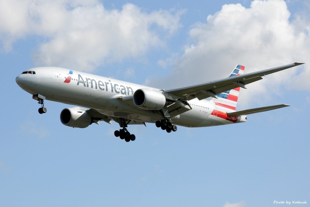 American Airlines B777-223ER(N772AN)@LHR_1(1)_20140820.jpg