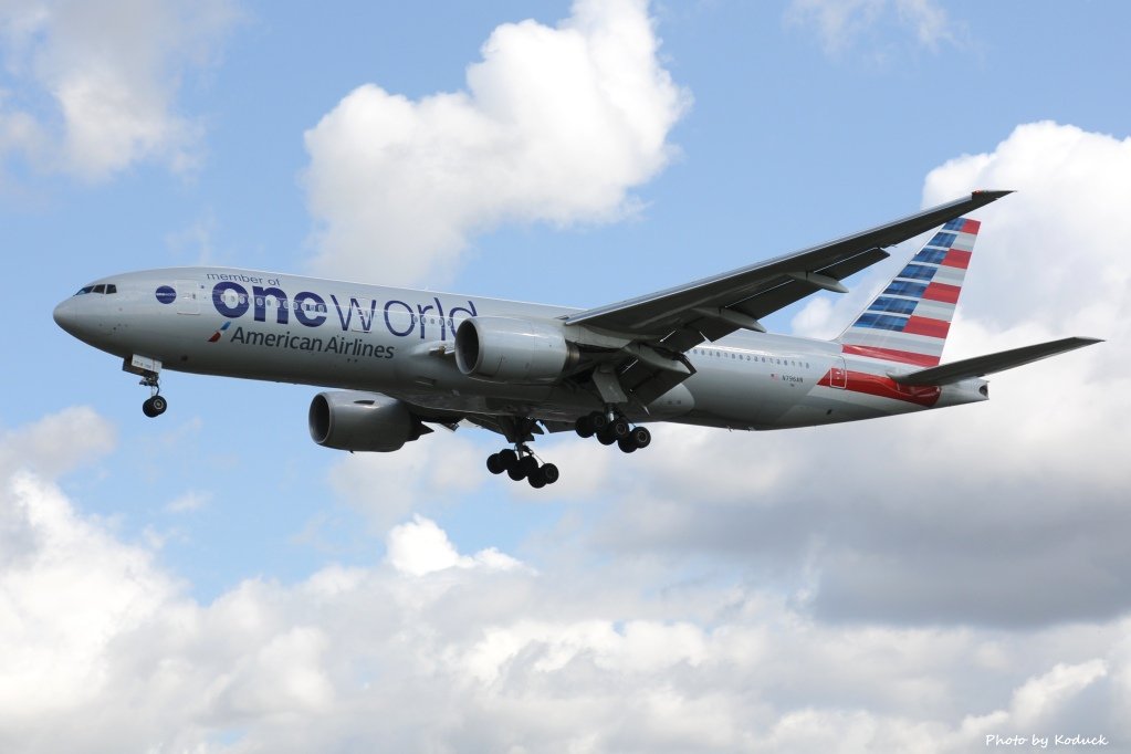 American Airlines B777-223ER(N796AN)@LHR_1(1)_20140820.jpg