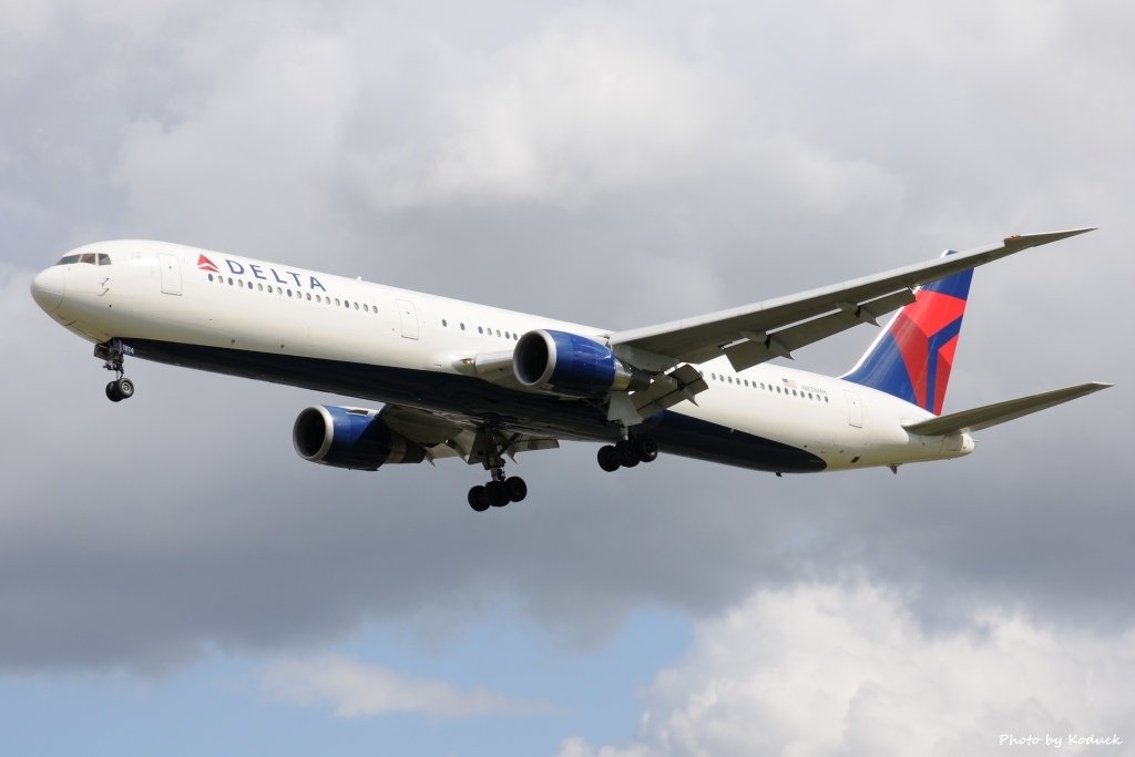 Delta Airlines B767-432(ER)(N838MH)@LHR_1(1)_20140820.jpg