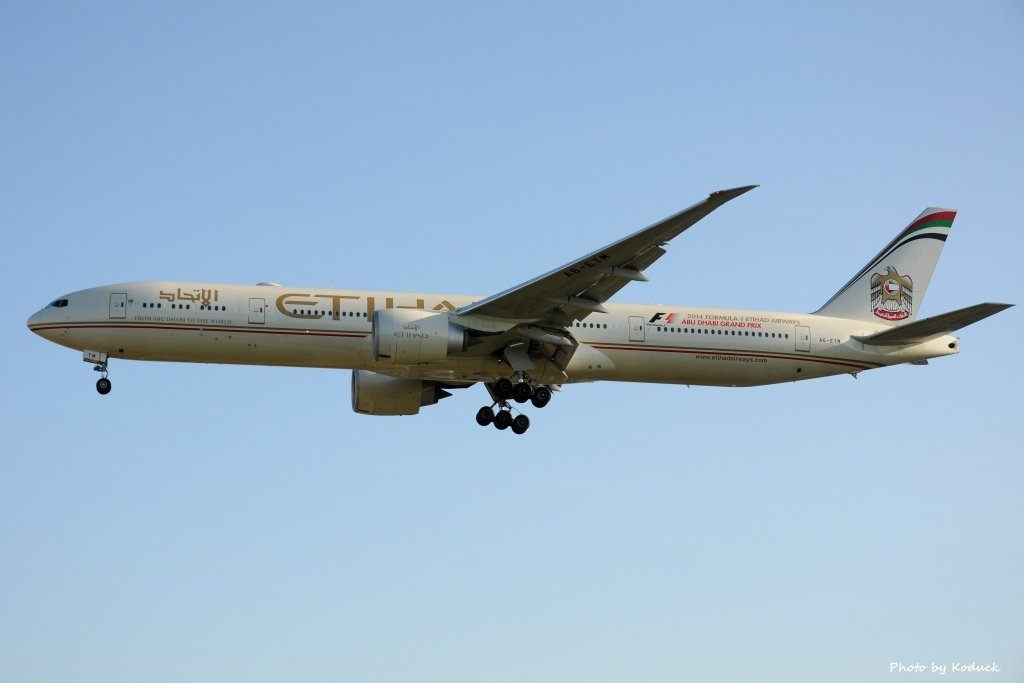 Etihad Airways B777-3FX(ER)(A6-ETM)@LHR_1(1)_20140820.jpg