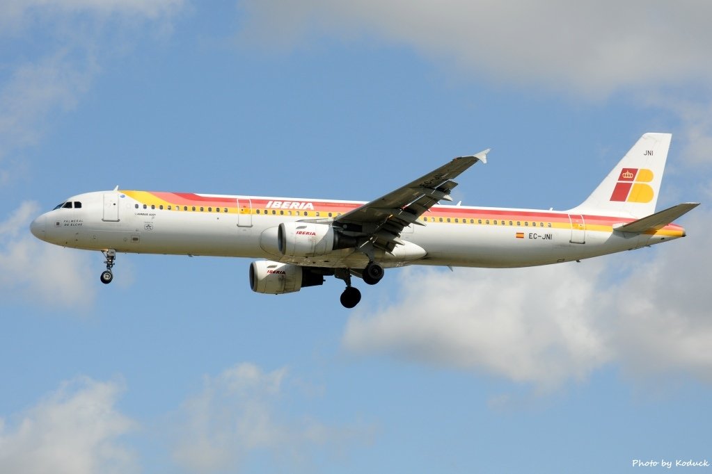 Iberia A321-212(EC-JNI)@LHR_1(1)_20140820.jpg