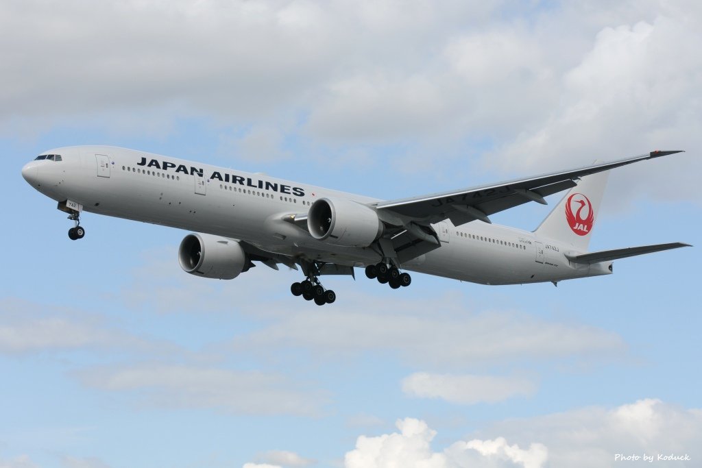 Japan Airlines B777-346ER(JA742J)@LHR_1(1)_20140820.jpg