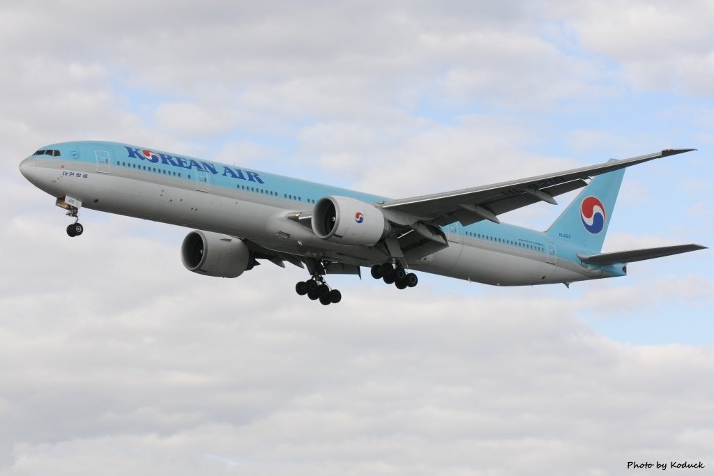 Korean Airlines B777-3B5(ER)(HL8210)@LHR_1(1)_20140820.jpg