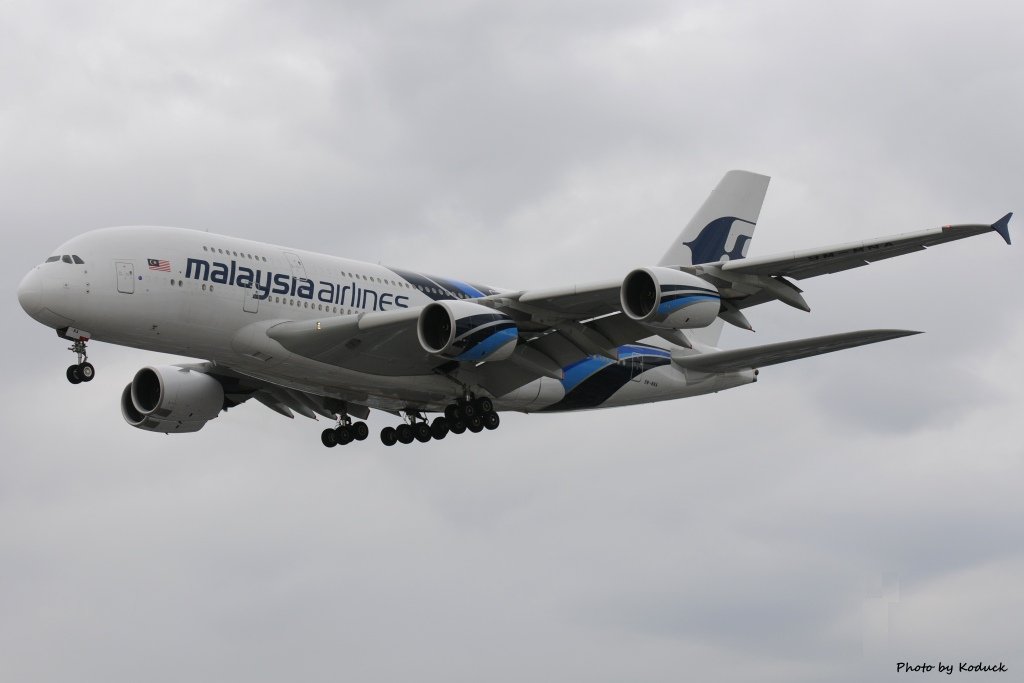 Malaysia Airlines A380-841(9M-MNA)@LHR_1(1)_20140820.jpg