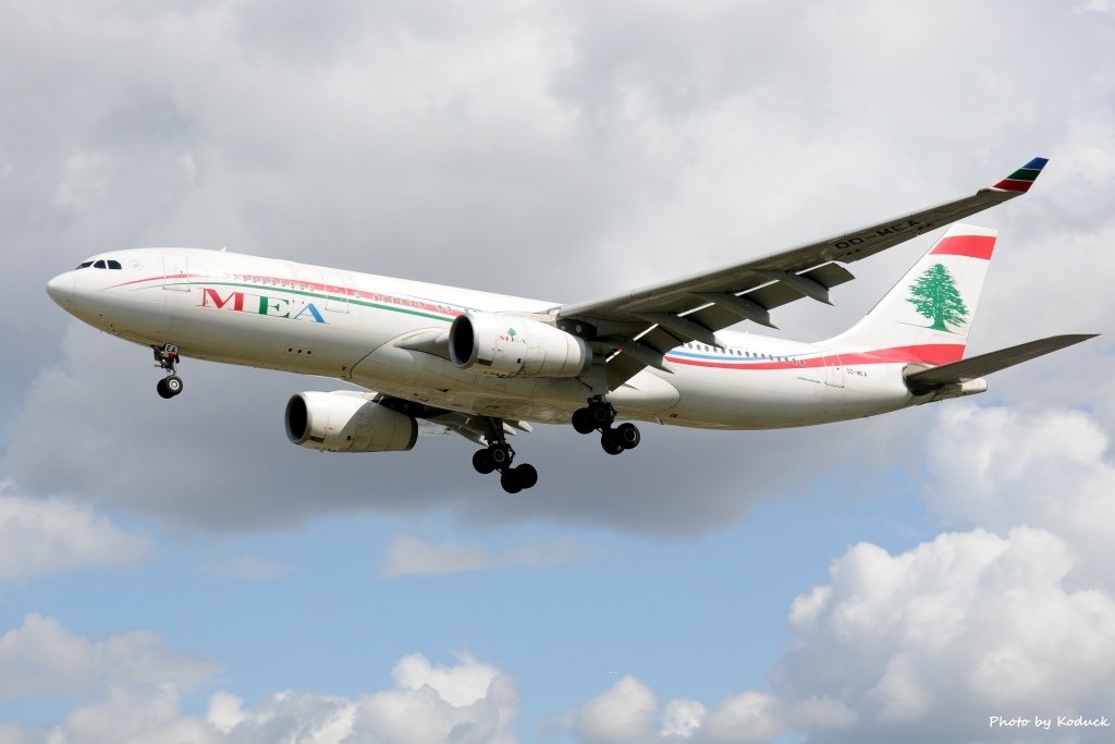 Middle East Airlines A33-243(OD-MEA)@LHR_1(1)_20140820.jpg