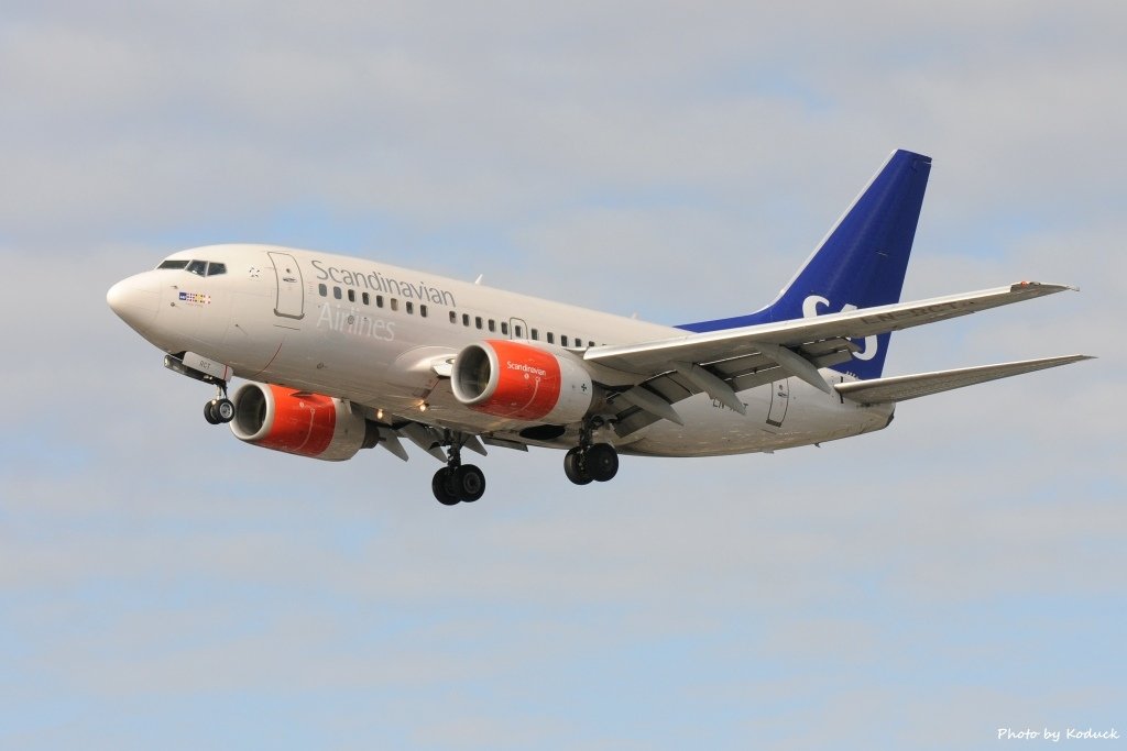 SAS Scandinavian Airlines B737-683(LN-RCT)@LHR_1(1)_20140820.jpg