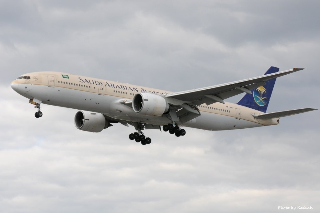 Saudi Arabian Airlines B777-268ER(HZ-AKH)@LHR_1(1)_20140820.jpg