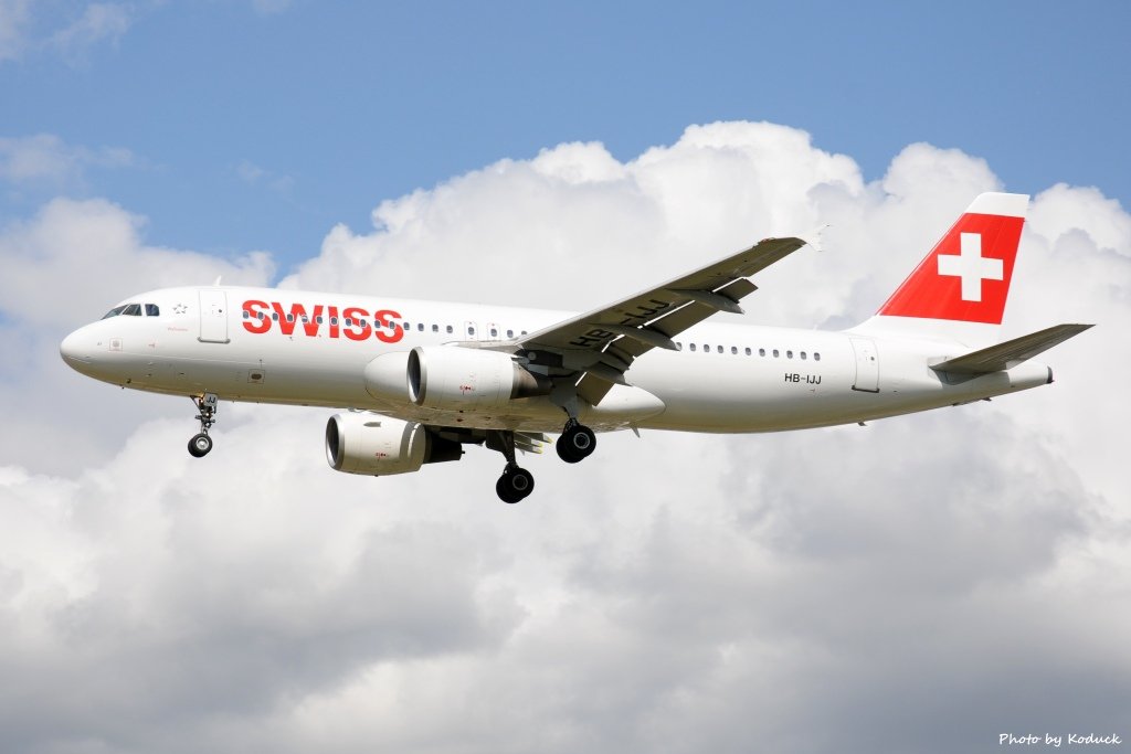 Swiss A320-214(HB-IJJ)@LHR_1(1)_20140820.jpg