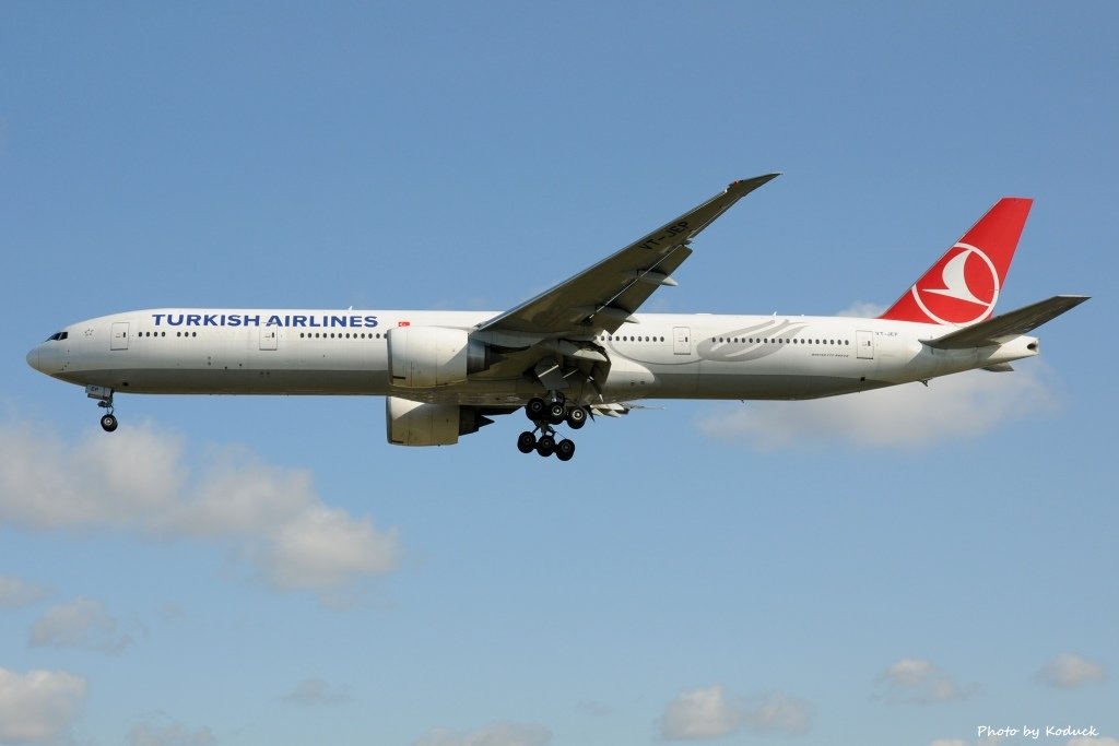 Turkish Airlines B777-35R(ER)(VT-JEP)@LHR_1(1)_20140820.jpg