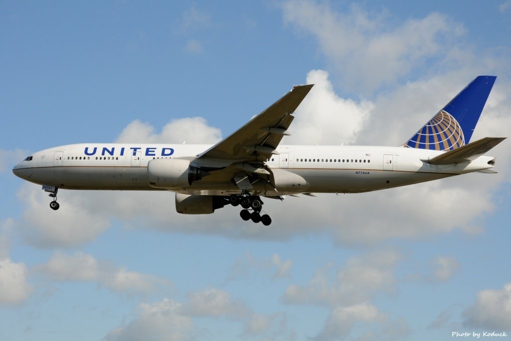 United Airlines B777-222(N776UA)@LHR_1(1)_20140820.jpg