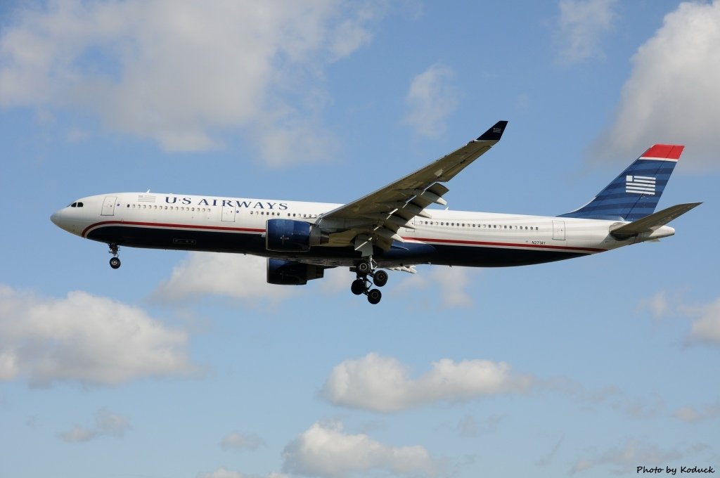 US Airways A330-323(N271AY)@LHR_1(1)_20140820.jpg