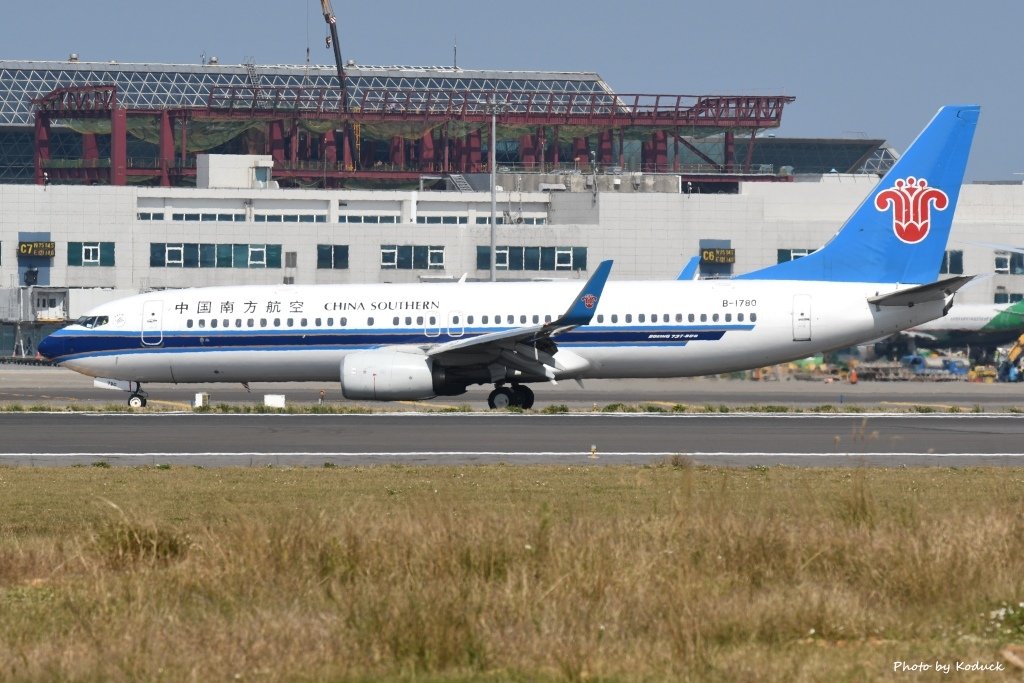 China Southern Airlines B737-81B(B-1780)@RCTP_1_20170217.jpg