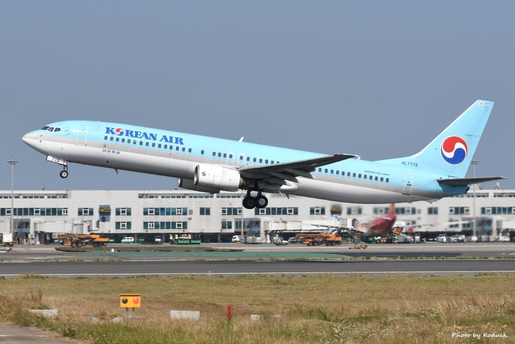 Korean Airlines B737-9B5(HL7719)@RCTP_1_20170217.jpg