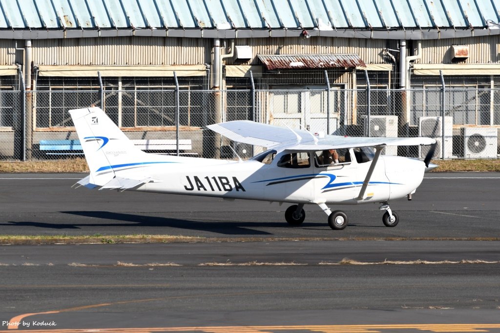 Cessna 172S Skyhawk SP(JA11BA)@RJTF_1_20161125.jpg