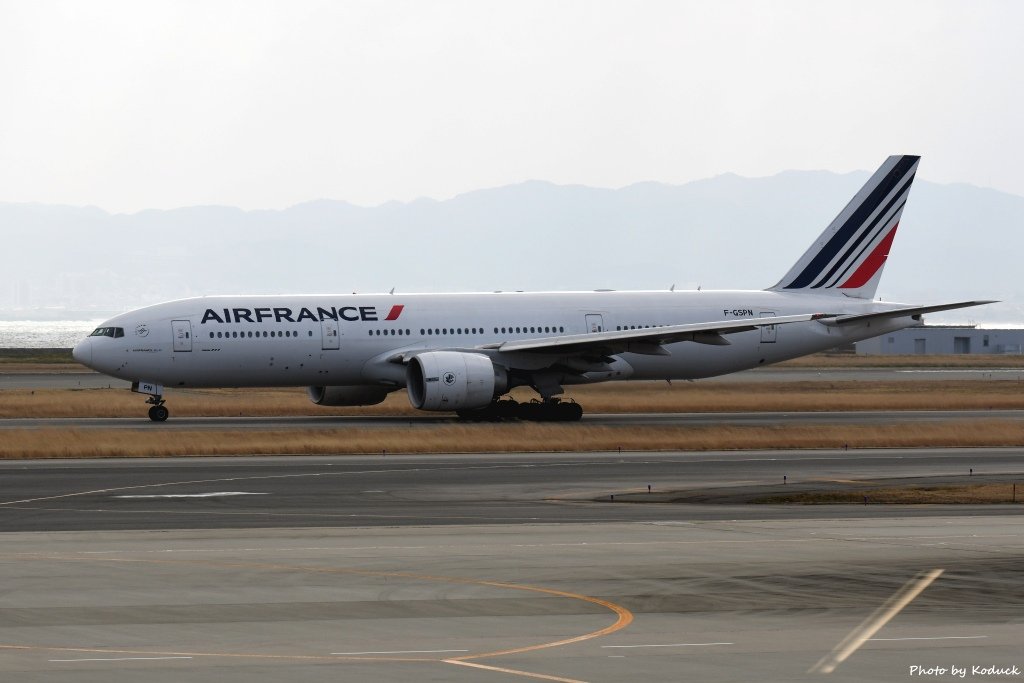 Air France B777-228(ER)(F-GSPN)@KIX_1_20170206.jpg