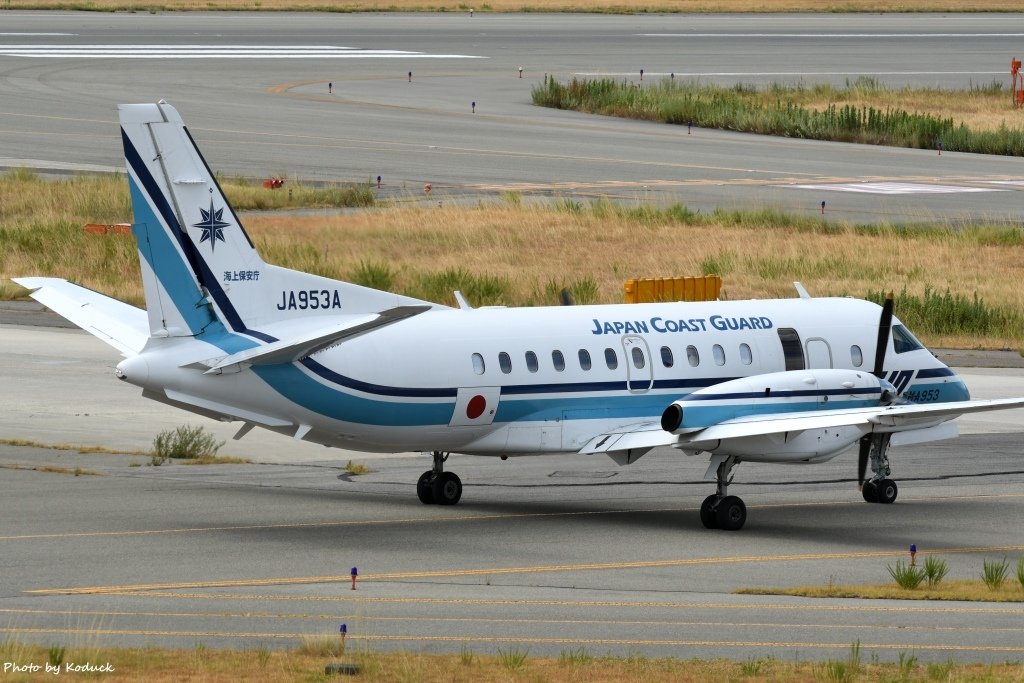 Japan Coast Guard Saab 340(JA953A)@KIX_1_20160827.jpg