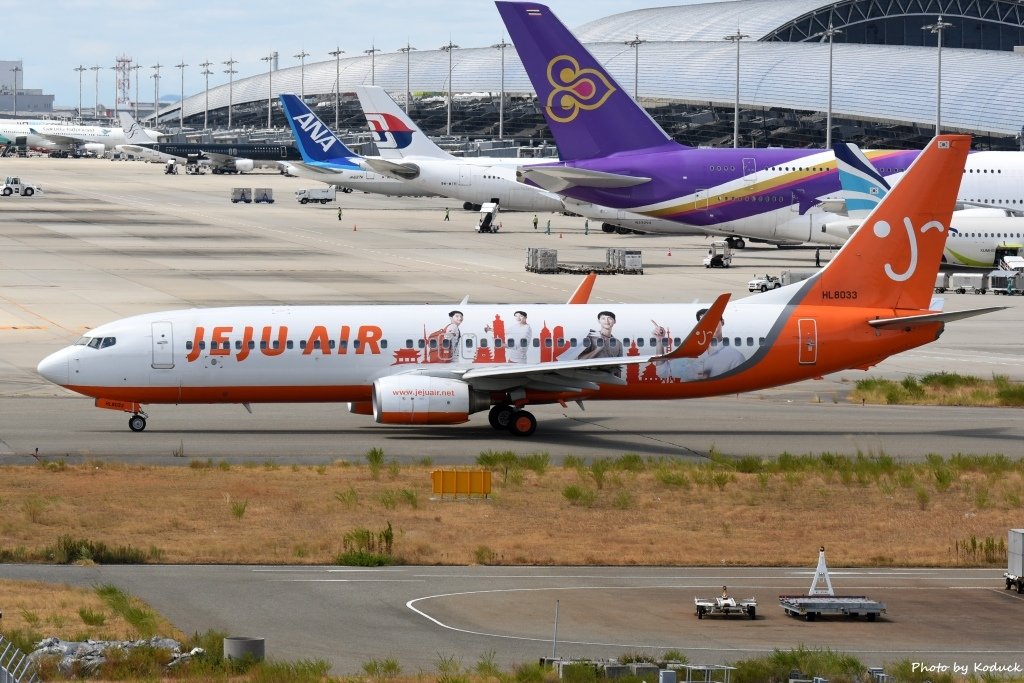 Jeju Air B737-8AL(WL)(HL8033)@KIX_1_20160827.jpg