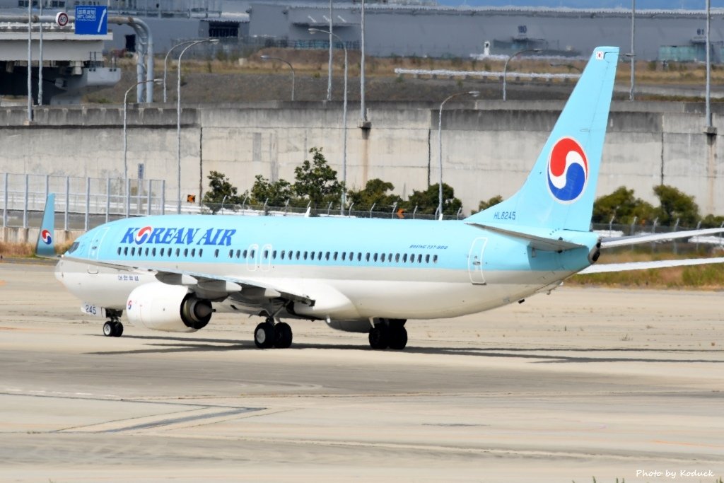 Korean Airlines B737-8Q8(WL)(HL8245)@KIX_1_20160827.jpg