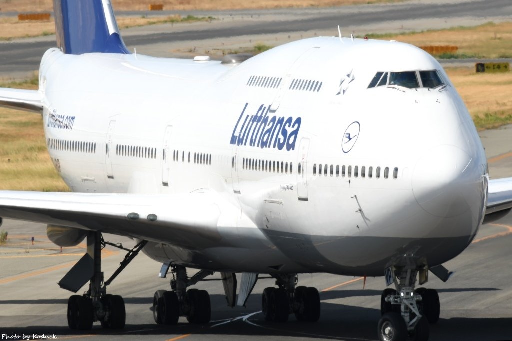 Lufthansa B747-430(D-ABVP)@KIX_3_20160827.jpg