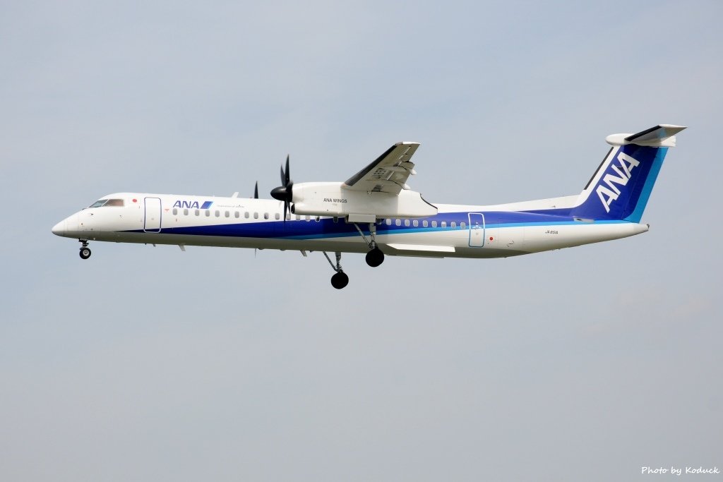 ANA Wings DHC-8-402Q Dash8(JA851A)@FUK_1_20160410.jpg