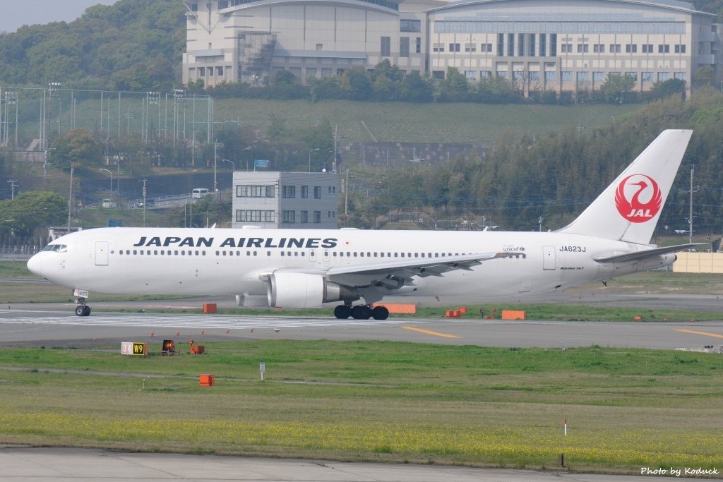 JAL B767-346ER(JA623J)@FUK_1_20160410.jpg