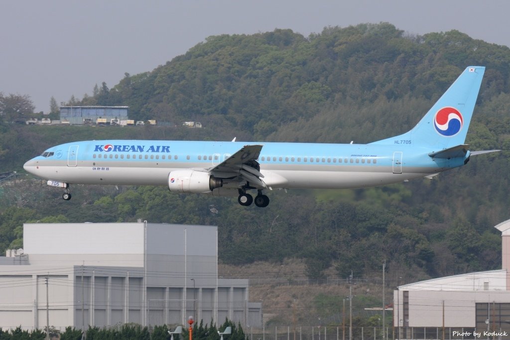 Korean Airlines B737-9B5(HL7705)@FUK_1_20160410.jpg