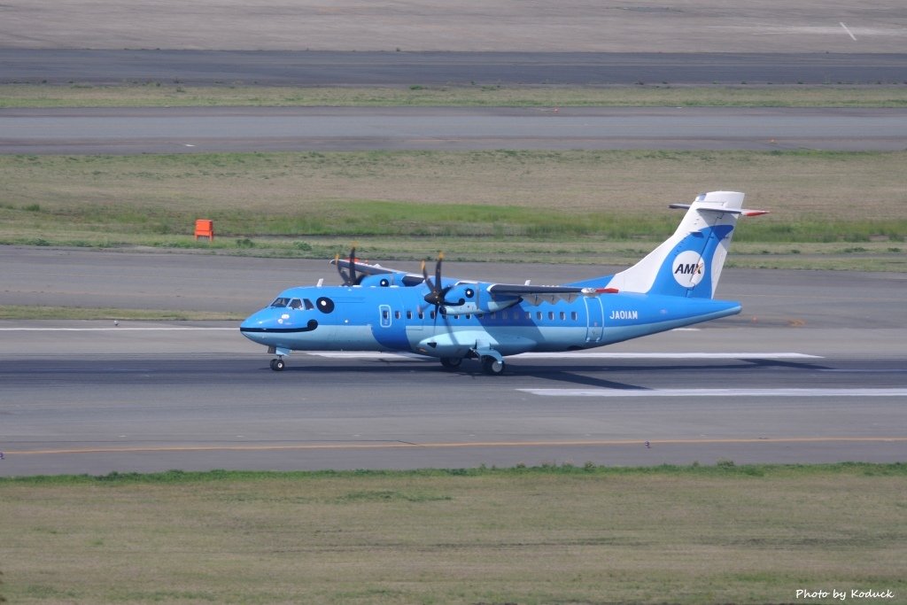 Amakusa Airlines ATR-42-600(JA01AM)@FUK_1_20160415.jpg