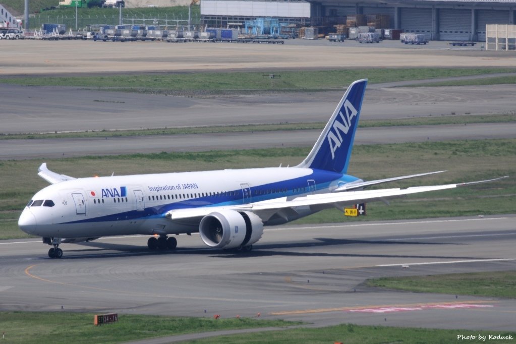 ANA B787-8 Dreamliner(JA825A)@FUK_1_20160415.jpg