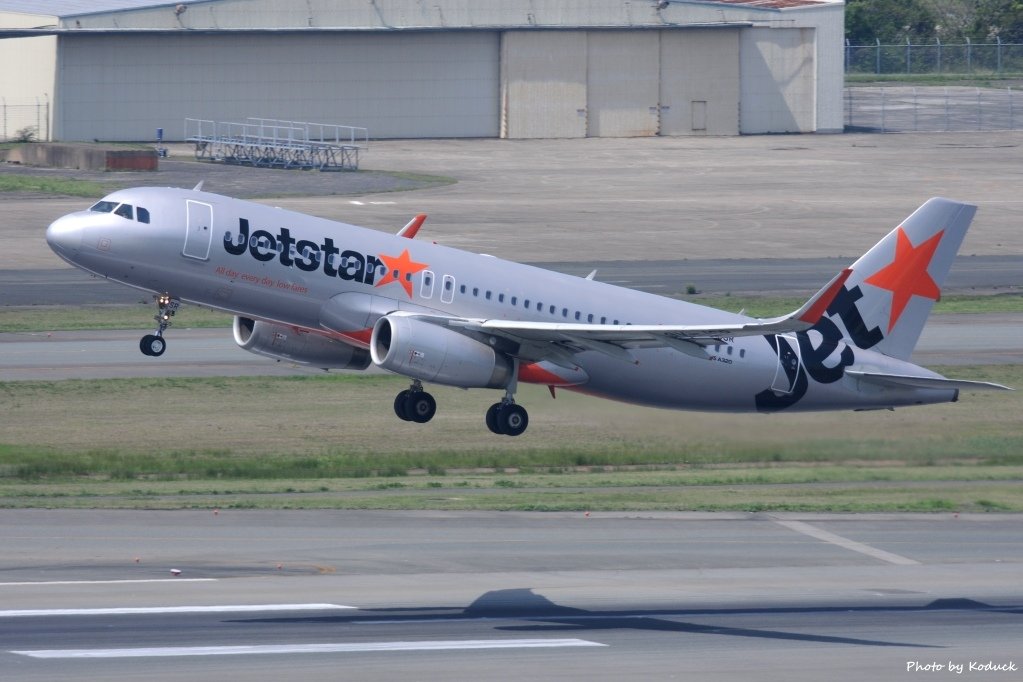 Jetstar Asia A320-232(9V-JSR)@FUK_1_20160415.jpg