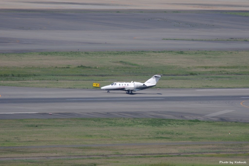 Private Cessna 525 Citation CJ1(JA525J)@FUK_1_20160415.jpg