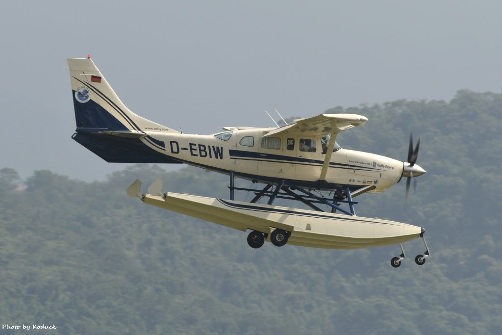 Private Cessna 206 Super Skywagon(D-EBIW)@RCSS_1_20170608.jpg