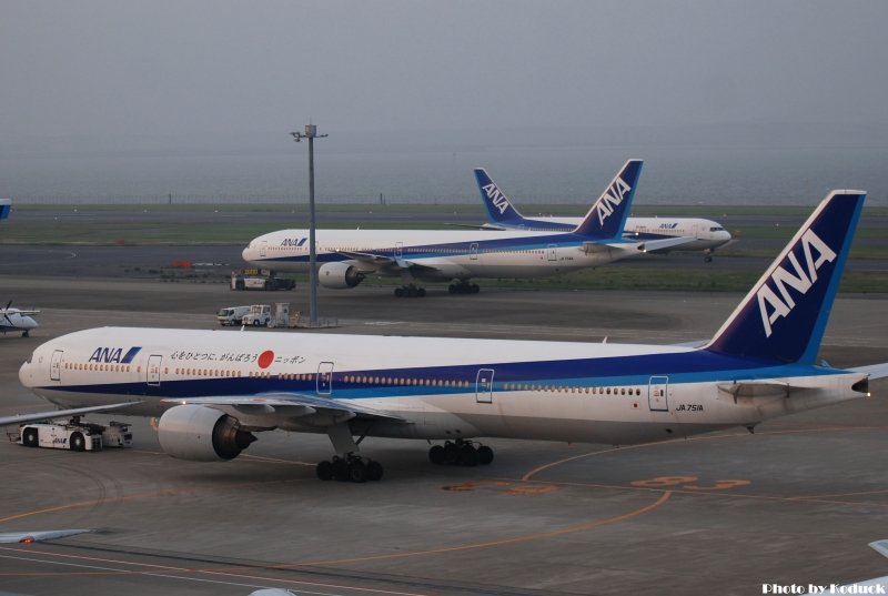 ANA B777-381(JA751A)@Haneda_1(2)_20110513.jpg