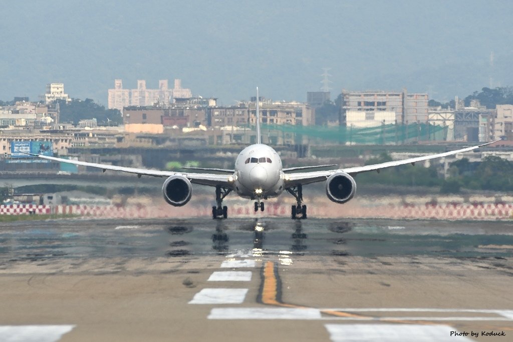 JAL B787-8 Dreamliner(JA822J)@RCSS_1_20170911.jpg