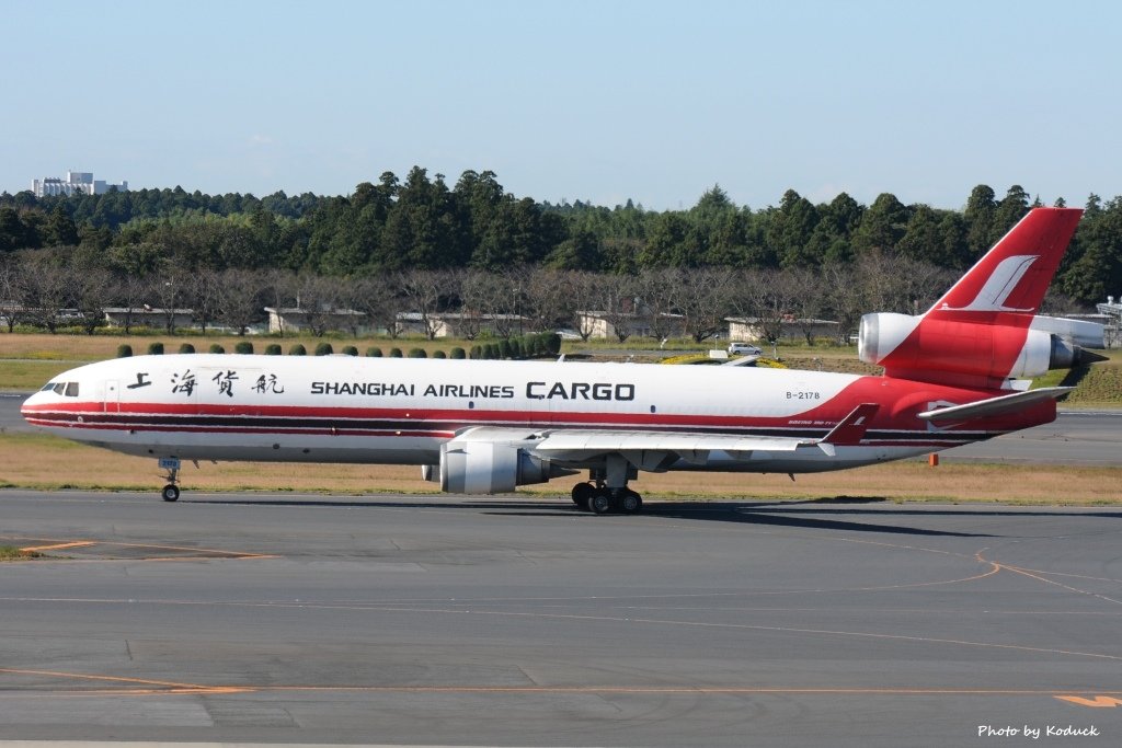 Shanghai Airlines MD-11F(B-2178)@NRT_3_20121102.jpg