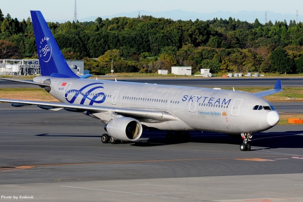 Vietnam Airlines A330-223(VN-A371)@NRT_1_20121102.jpg