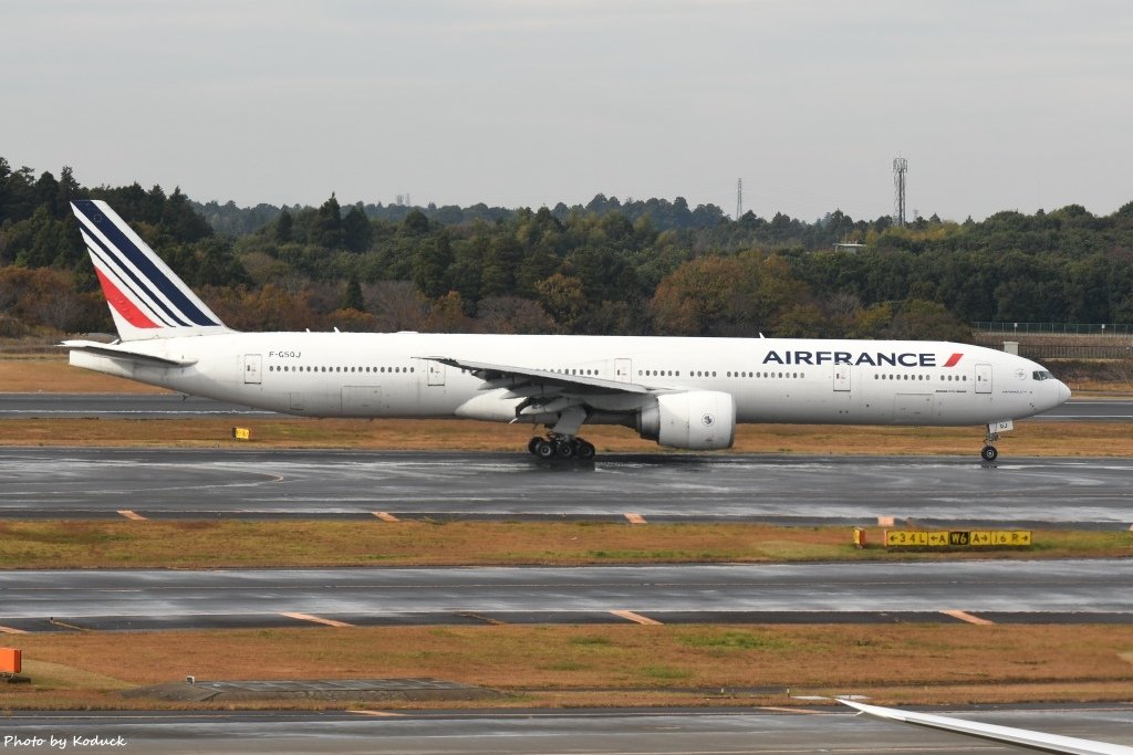 Air France B777-328ER(F-GSQJ)@NRT_1_20161128.jpg