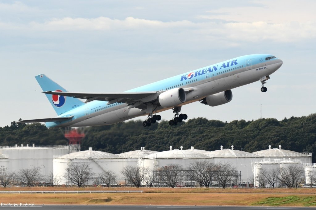 Korean Airlines  B777-2B5(ER)(HL7574)@NRT_1_20161128.jpg