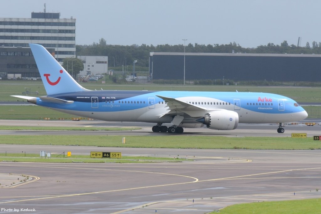 Arke B787-8 Dreamliner(PH-TFK)@AMS_1_20140818.jpg