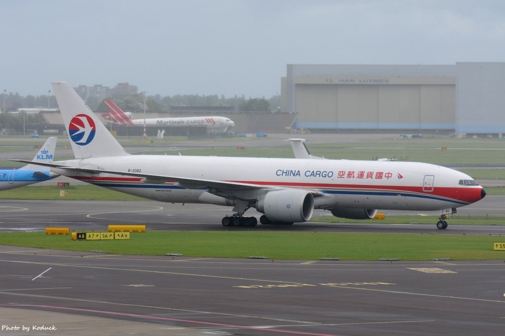 China Cargo Airlines B777-F6N(B-2082)@AMS_1_20140818.jpg