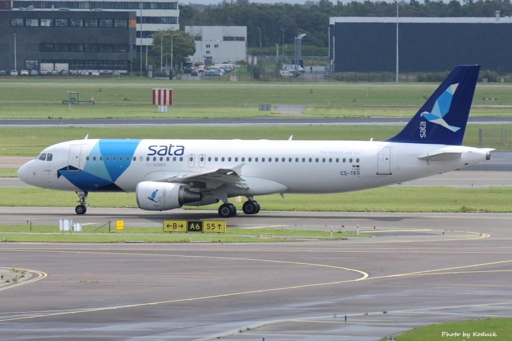 SATA International A320-214(CS-TKO)@AMS_2_20140818.jpg