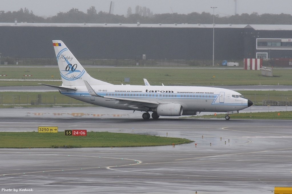 TAROM B737-78J(WL)(YR-BGG)@AMS_1_20140818.jpg