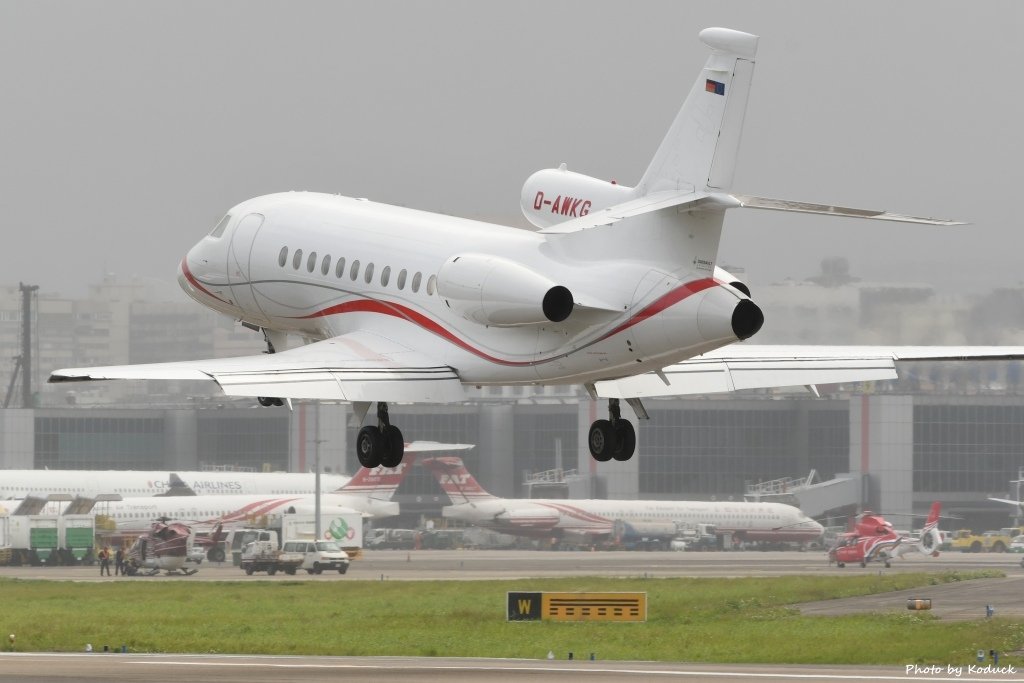 Dassault Falcon 900EX(D-AWKG)_1_20171213.jpg