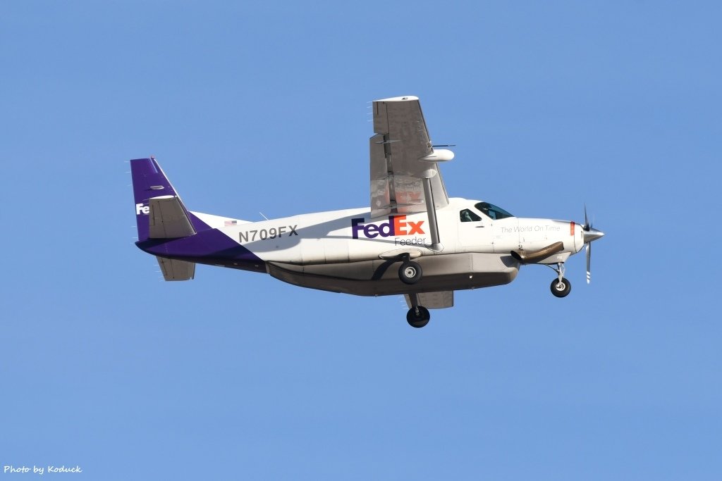 FedEx Cessna 208B Super Cargomaster(N709FX)@PHX_1_20180321.jpg