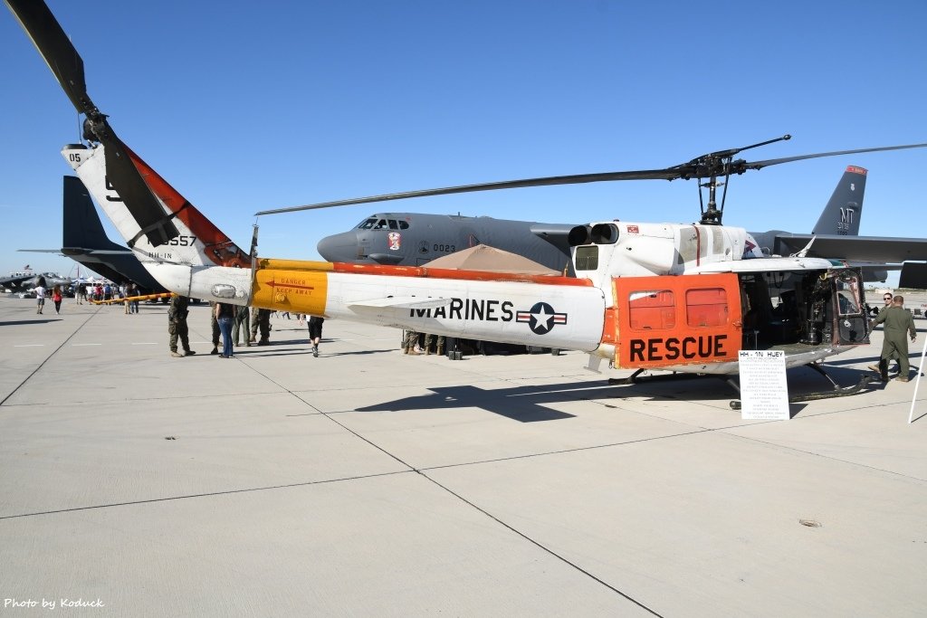 US Marine HH-1N(158557)@Yuma_1_20180317.jpg