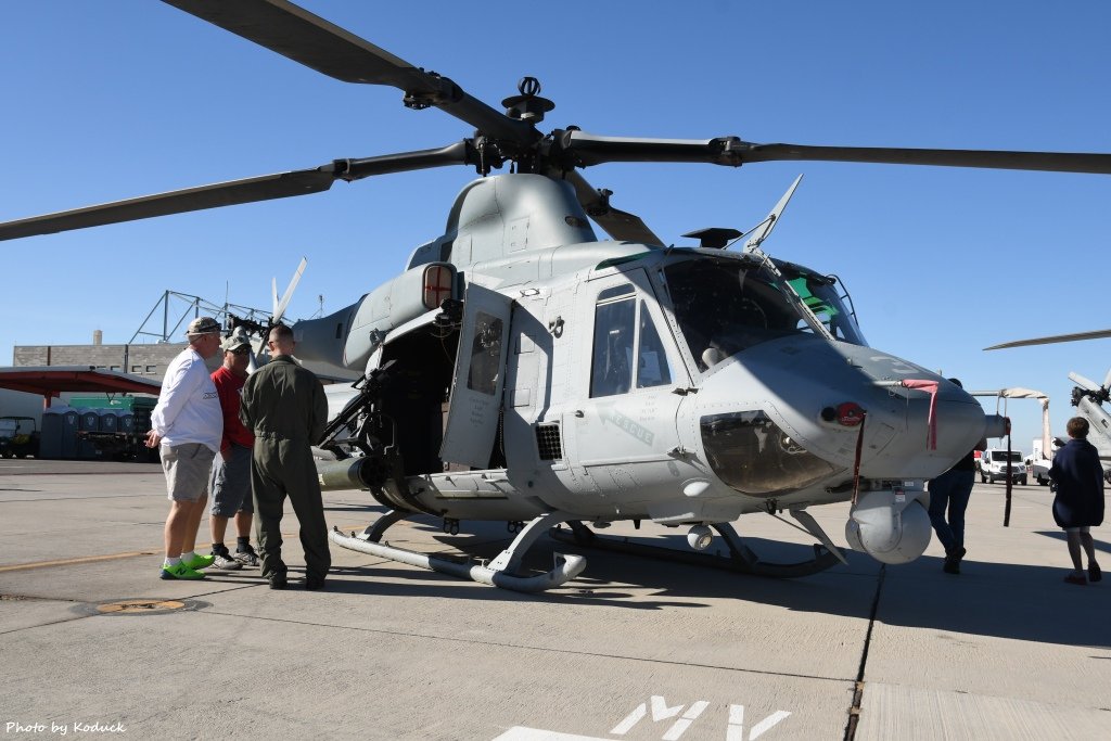 US Marine VMX-1 UH-1Y (169246)@Yuma_1_20180317.jpg